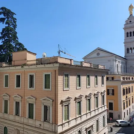 Piccola Piazza Della Liberta *