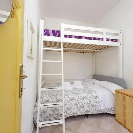 Piccola Piazza Della Liberta