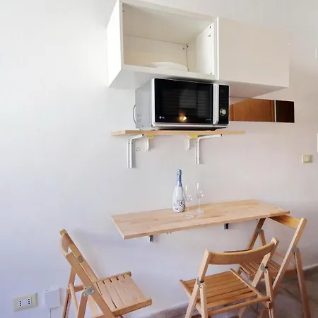 Piccola Piazza Della Liberta *