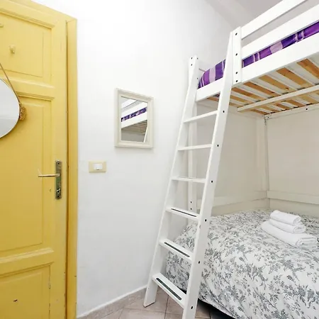 Piccola Piazza Della Liberta *