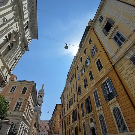 Piccola Piazza Della Liberta Řím