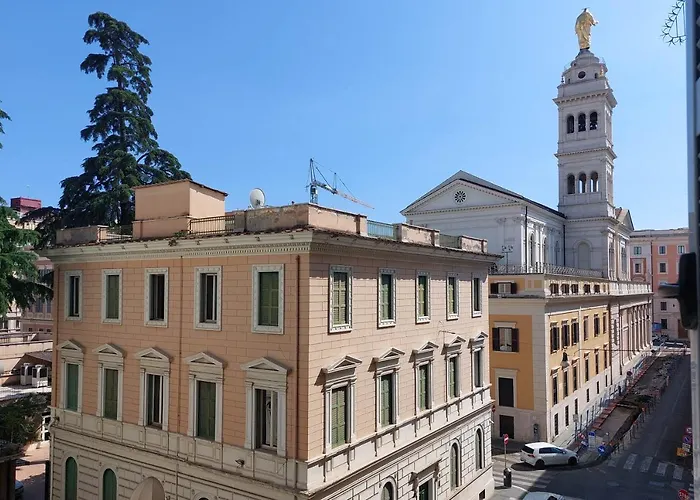 Piccola Piazza Della Liberta * ローマ